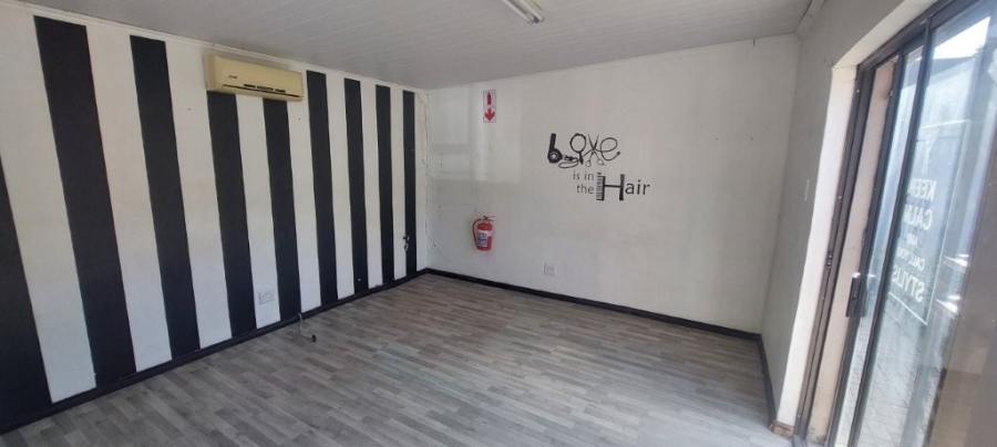 To Let Commercial Property for Rent in Doorn Free State